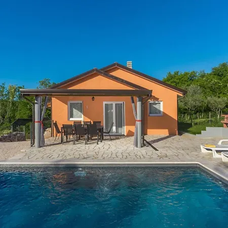 Pendolina Mit Privatem Pool Und Jacuzzi By Interhome Vikendica