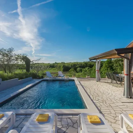 Pendolina Mit Privatem Pool Und Jacuzzi By Interhome *