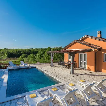 Vikendica Pendolina Mit Privatem Pool Und Jacuzzi By Interhome Buroli