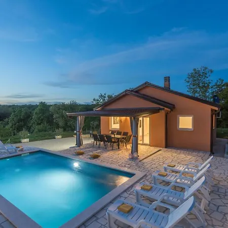 Pendolina Mit Privatem Pool Und Jacuzzi By Interhome Vikendica