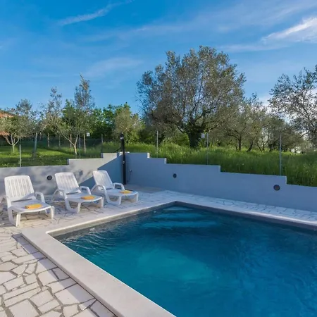 Vikendica Pendolina Mit Privatem Pool Und Jacuzzi By Interhome *