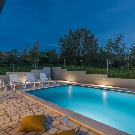 Pendolina Mit Privatem Pool Und Jacuzzi By Interhome Vikendica Buroli