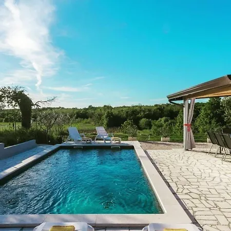 Pendolina Mit Privatem Pool Und Jacuzzi By Interhome