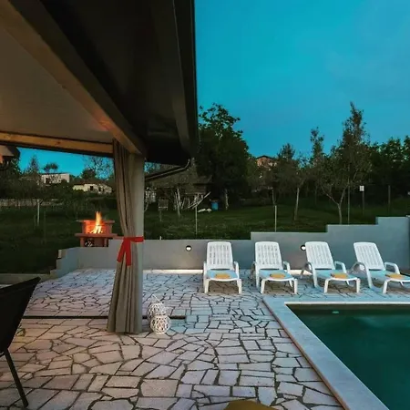 Pendolina Mit Privatem Pool Und Jacuzzi By Interhome
