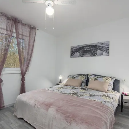 Vikendica Pendolina Mit Privatem Pool Und Jacuzzi By Interhome Buroli