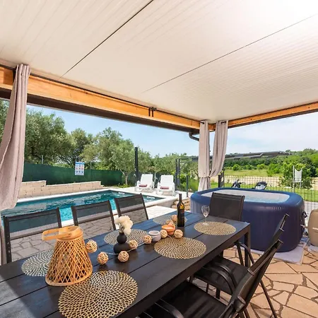 Pendolina Mit Privatem Pool Und Jacuzzi By Interhome *