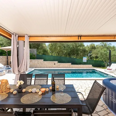 Vikendica Pendolina Mit Privatem Pool Und Jacuzzi By Interhome Buroli