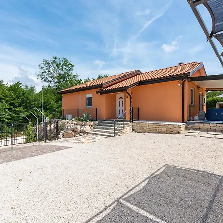 Vikendica Pendolina Mit Privatem Pool Und Jacuzzi By Interhome *