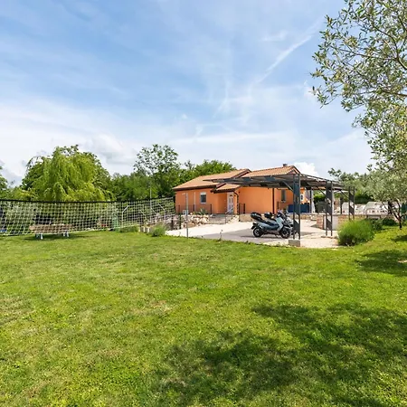 Pendolina Mit Privatem Pool Und Jacuzzi By Interhome Vikendica Buroli