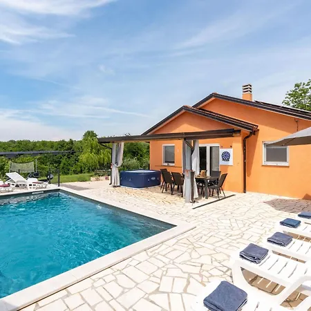 Pendolina Mit Privatem Pool Und Jacuzzi By Interhome Vikendica Buroli