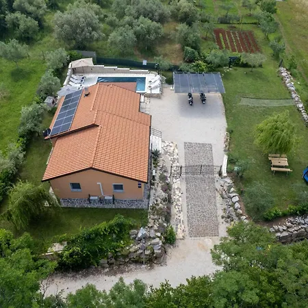 Pendolina Mit Privatem Pool Und Jacuzzi By Interhome Buroli