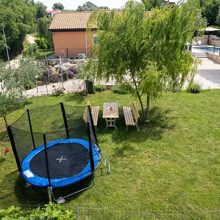 Pendolina Mit Privatem Pool Und Jacuzzi By Interhome Buroli